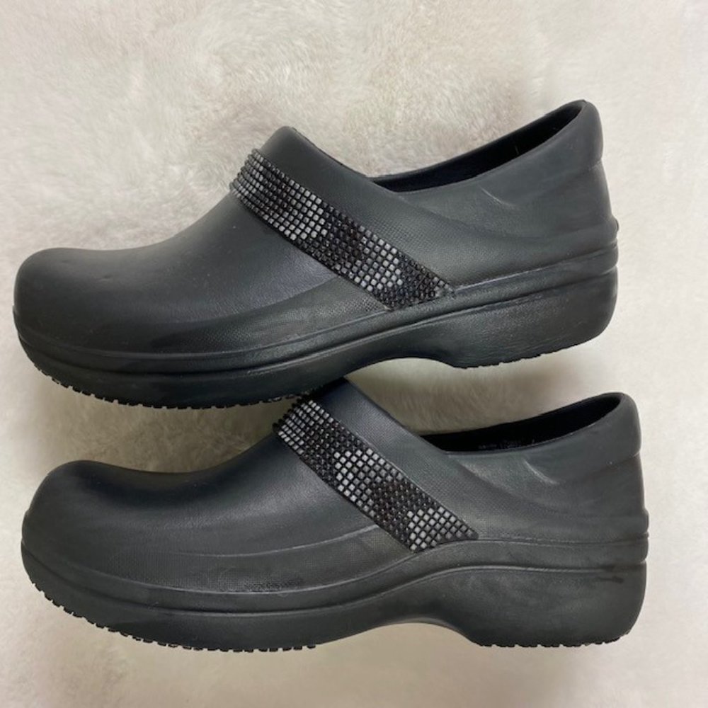 LIKE NEW Crocs Felicity Dual Comfort Non-Slip Nurse Work Clogs, size 10 - Picture 10 of 13